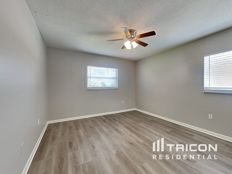 Building Photo - 1565 Palm Pl