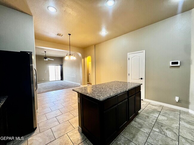 Building Photo - 3133 Clearbrook