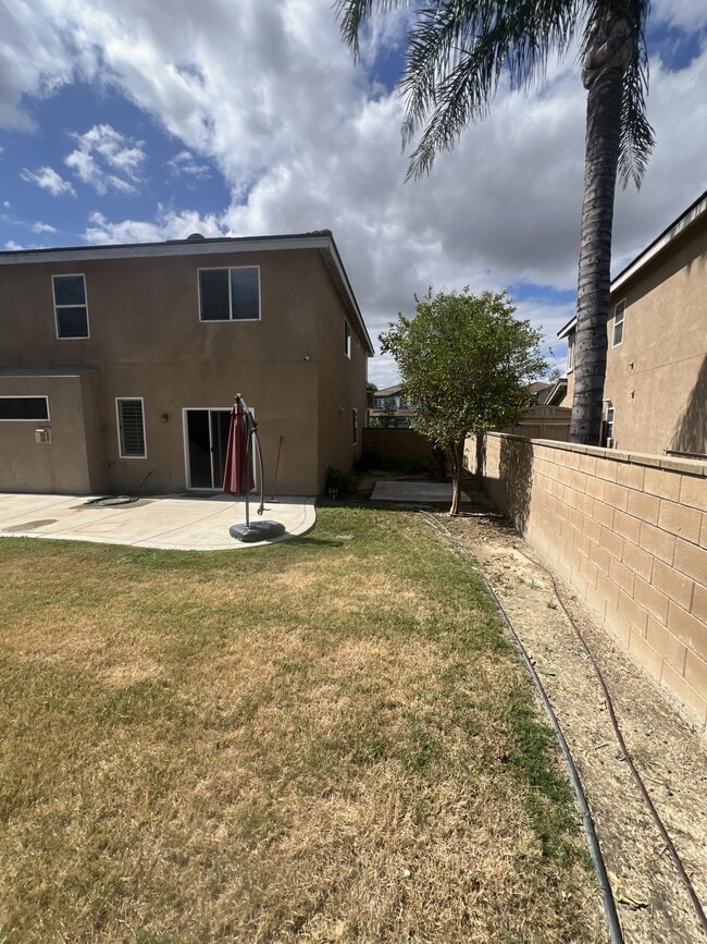 Building Photo - 13862 Camp Rock St