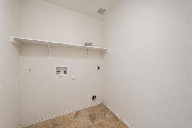 Building Photo - 122 Rummel Dr