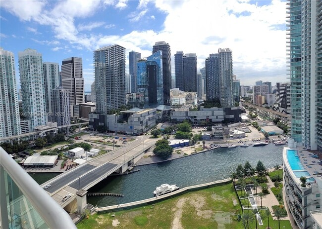 Building Photo - 350 S Miami Ave