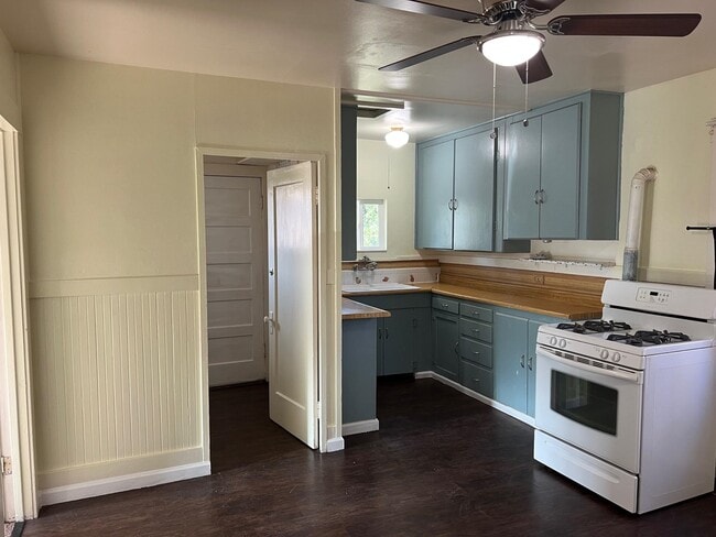 Building Photo - 22771 Inyo St