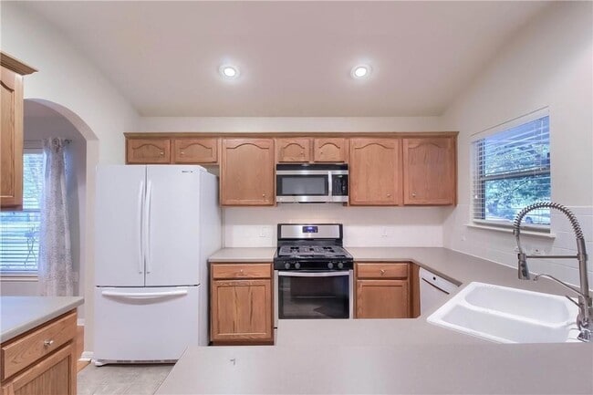 Building Photo - 1100 Emmitt Run