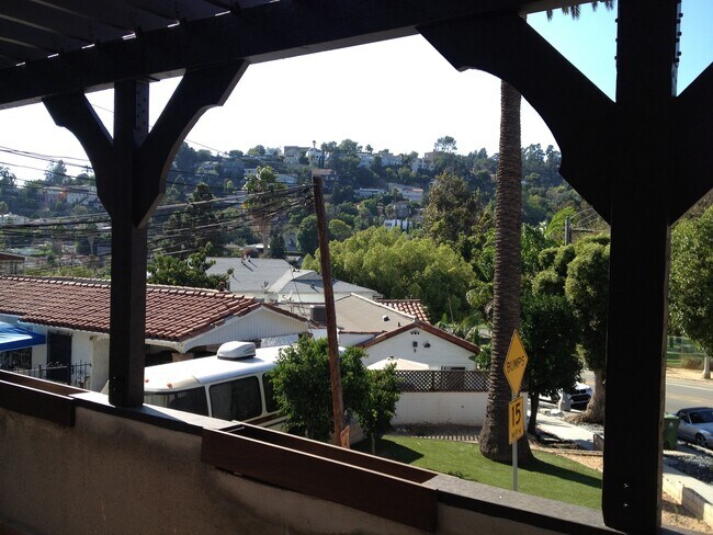 Building Photo - AS Silver Lake (#321)
