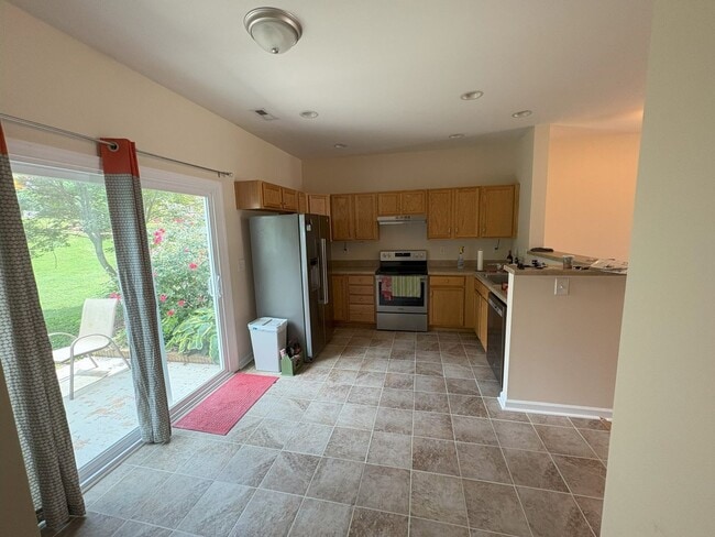 Building Photo - Centrally located Townhouse in Charlotte