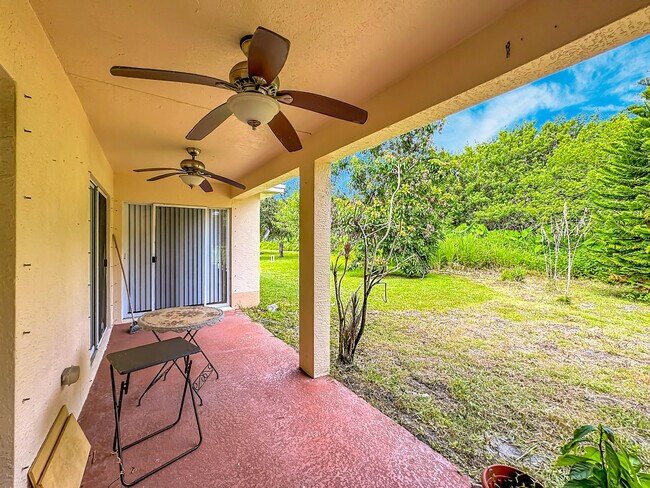 Building Photo - 6416 Las Palmas Way
