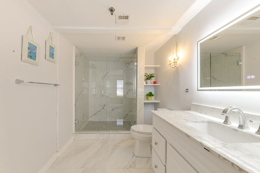 Master Bathroom - 896 N Federal Hwy