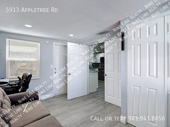 Building Photo - 5913 Appletree Rd