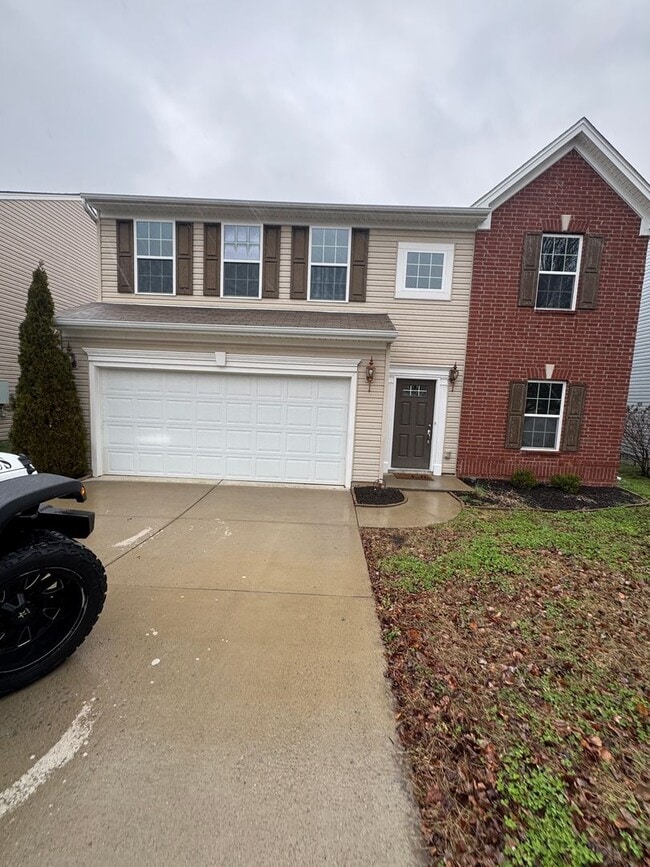 Building Photo - 4 bedroom 2.5 bathroom in Bellevue's Avondale Park neighborhood.  All bedrooms upstairs, open con...