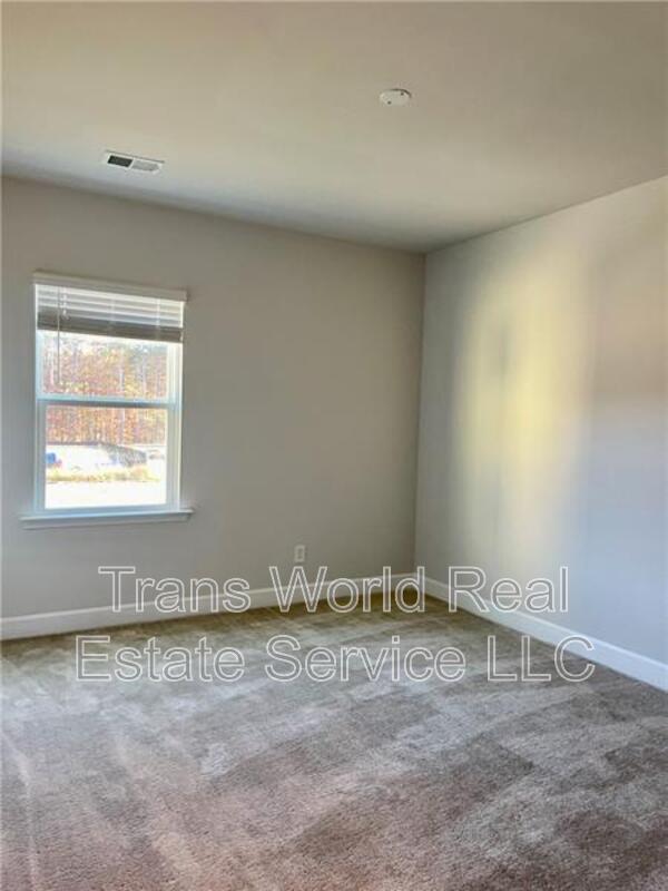 Building Photo - 5689 Wheeler Ridge Rd