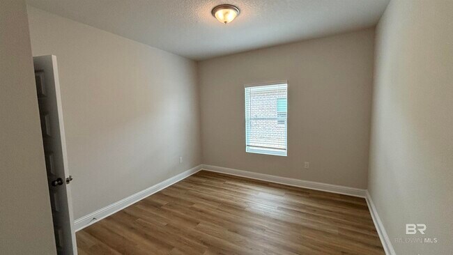 Building Photo - 452 Parkerman Ave