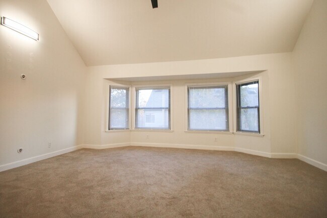 Building Photo - 1225 S Lawton Ave
