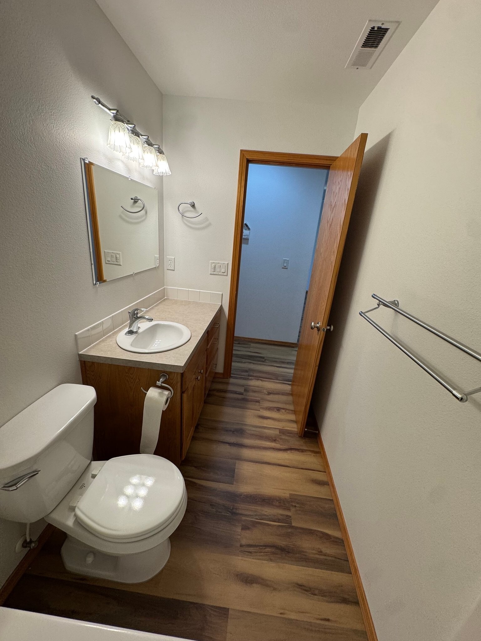 Building Photo - 400 E Washington St