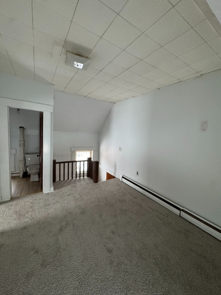 Building Photo - 69 Pleasant St