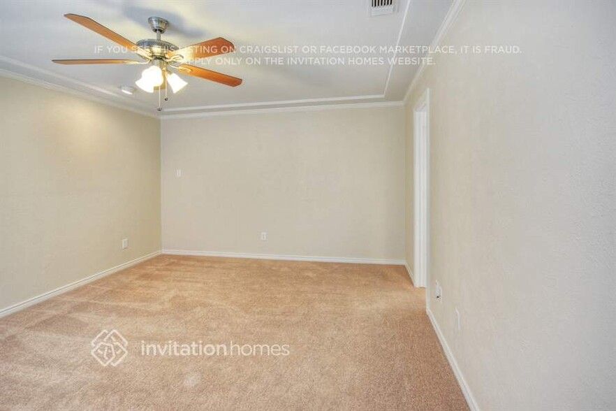 Building Photo - 1711 St James Dr