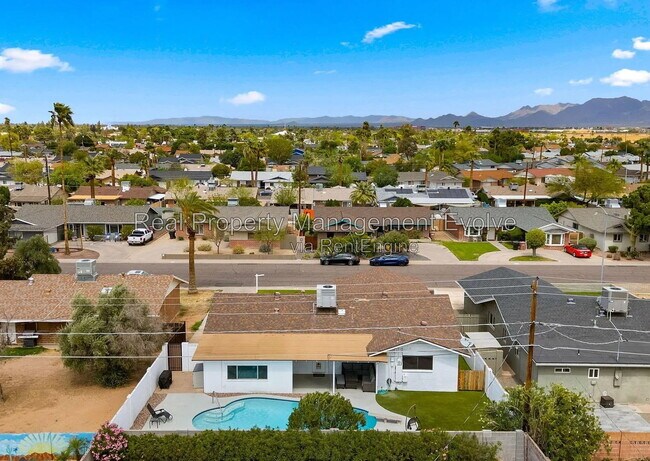 Building Photo - 8631 E Jackrabbit Rd