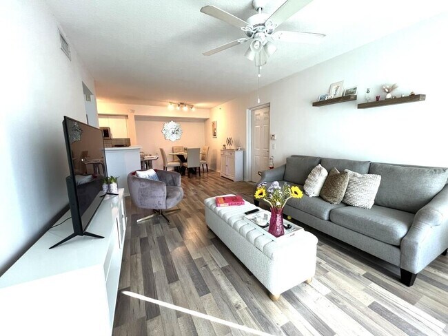 Primary Photo - 713 Villa Cir