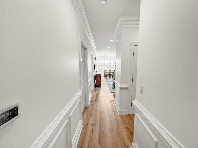 Building Photo - Fully Furnished Waterfront Elegance on Mai...