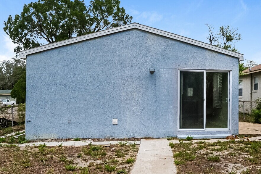 Building Photo - 522 E Lime St