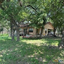 Building Photo - 606 Deerwood Dr
