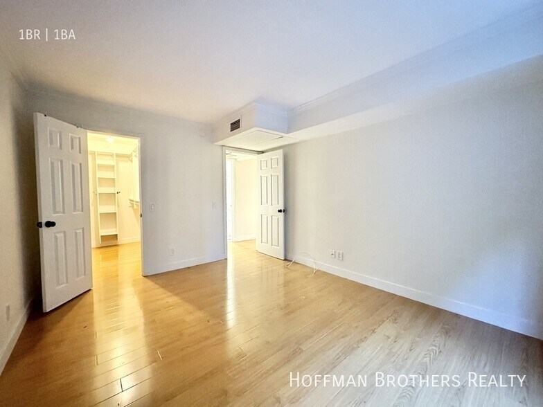 Building Photo - 1515 S Beverly Dr