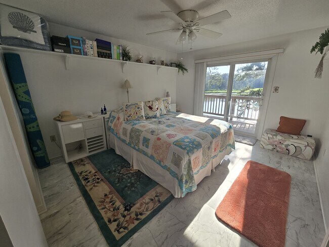 Building Photo - 2717 Seashore Cove
