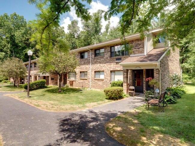 Building Photo - Countryside Apartments I & II