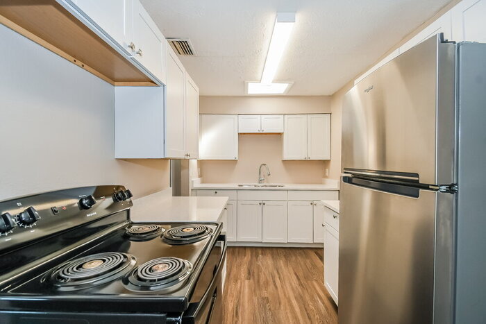 Building Photo - 714 S 42nd St