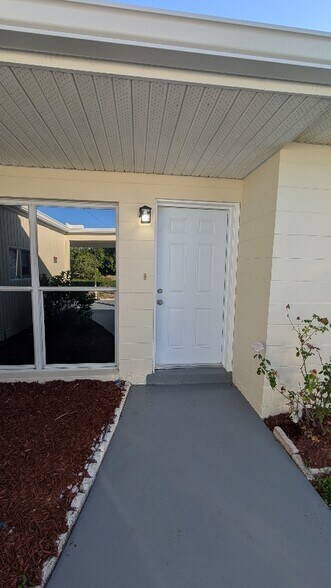 Building Photo - 64 Knollwood Dr