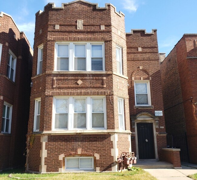 7723 S Constance Ave 7723 S Constance Ave Chicago IL 60649