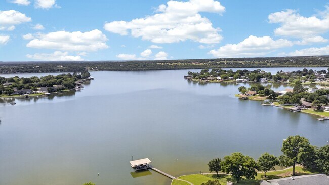 Building Photo - WATERFRONT HOME ON LAKE GRANBURY