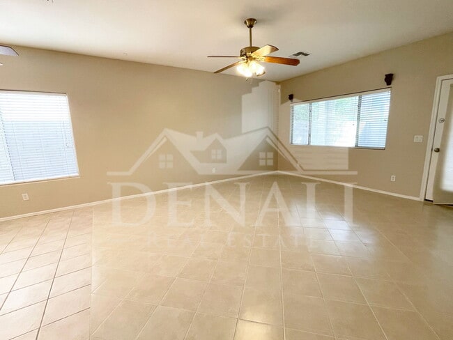 Building Photo - 8355 W Mary Ann Dr