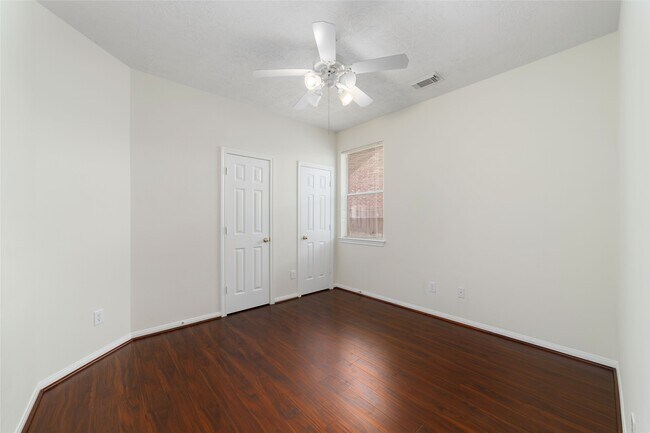 Building Photo - 10603 White Bridge Ln
