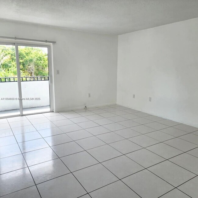 Building Photo - 1800 SW 25th St