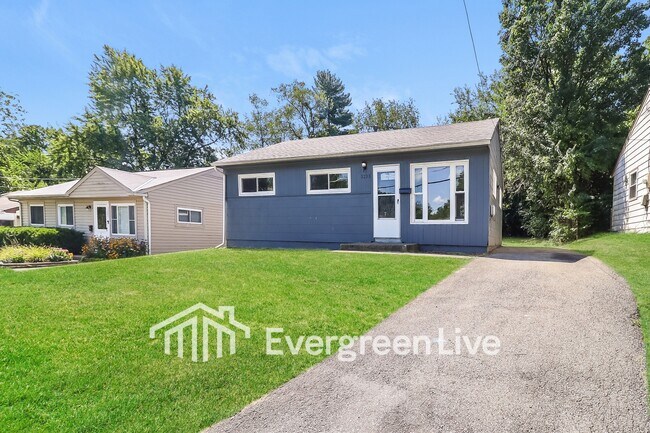 Building Photo - 3233 Lapland Dr