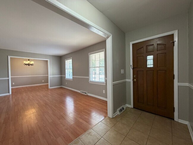 Building Photo - 105 Coker Dr