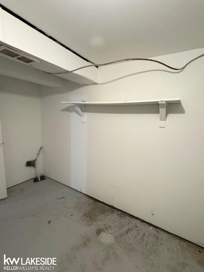 Building Photo - 14231 Ivanhoe Dr