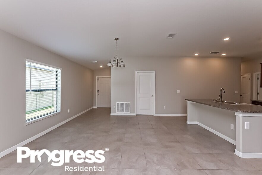 Building Photo - 11222 Leland Groves Dr