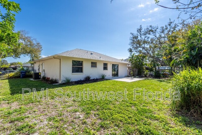 Building Photo - 1027 Deer Hollow Way