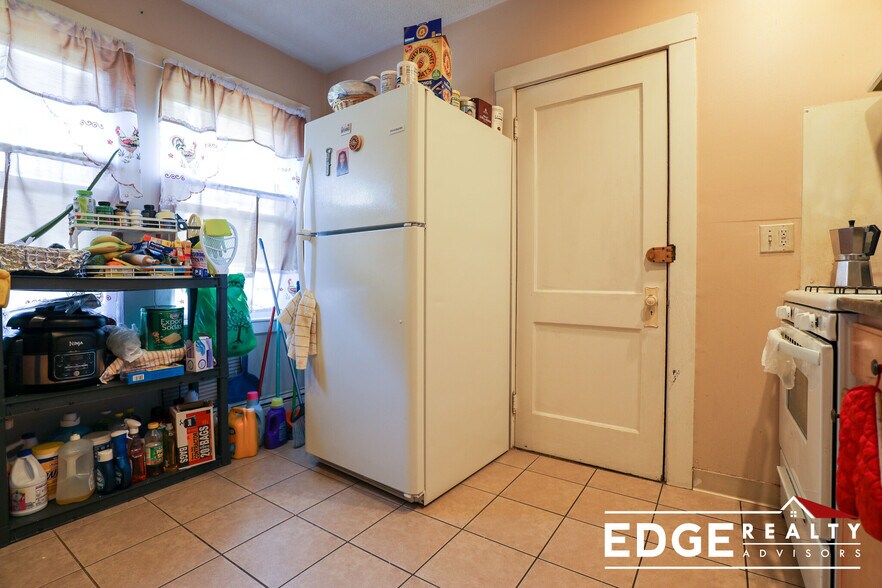 Building Photo - 6 Becket St