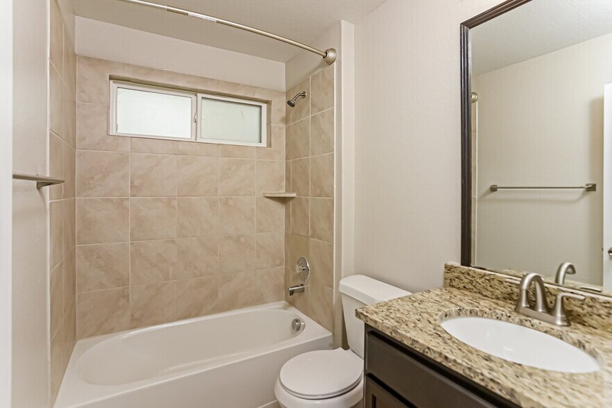Building Photo - 8806 Double Oak