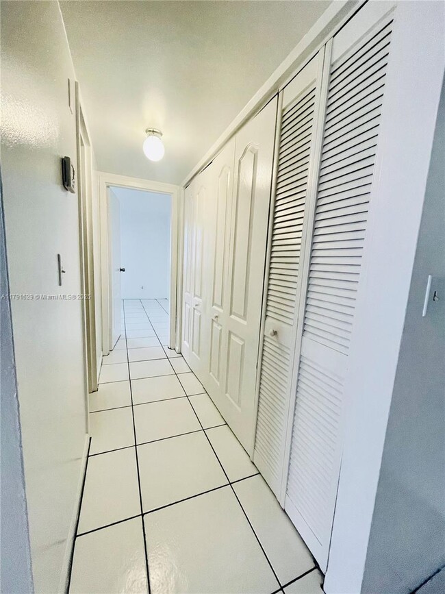 Building Photo - 13499 Biscayne Blvd