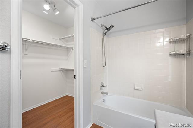 Building Photo - 16100 White Hawk Dr
