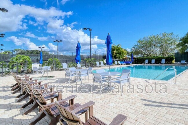 Building Photo - 4239 Balmoral Way