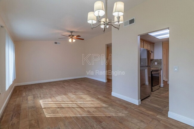 Building Photo - 2414 Shropshire Dr