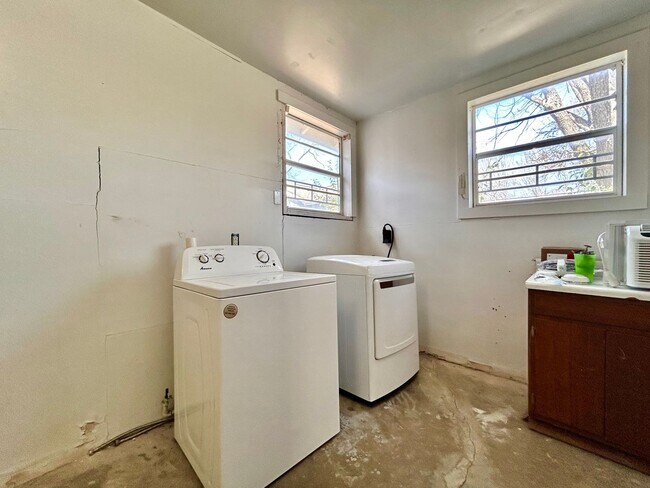 Building Photo - 5207 Shoal Creek Blvd