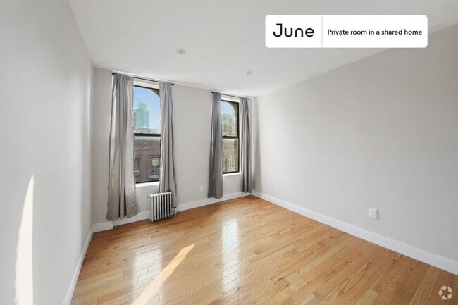 Building Photo - 23 E 109th St