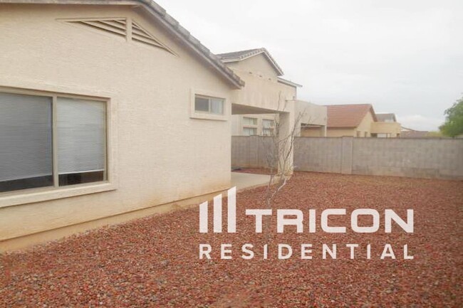 Building Photo - 7215 S 38th Dr