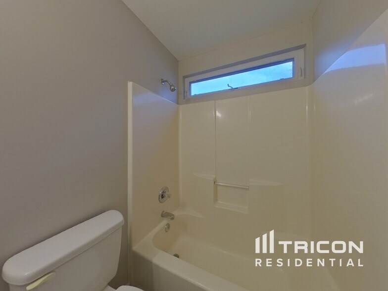 Building Photo - 9923 Austin Samuel Pl