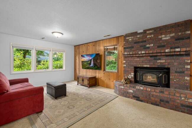 Building Photo - Beautiful 3 bedroom home in Lake Oswego!
